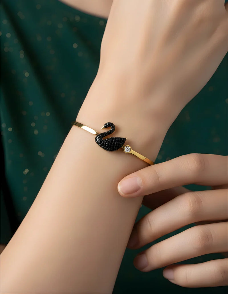 Duck Armlet