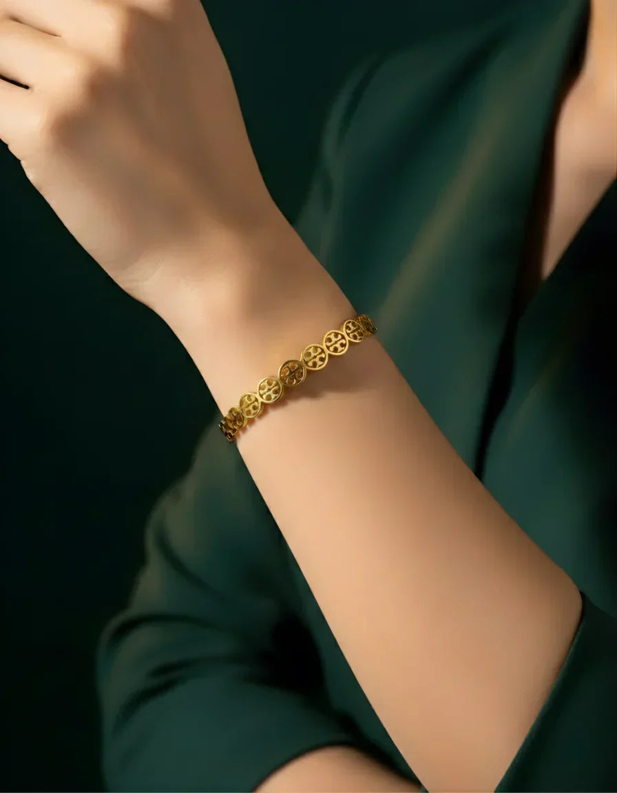 Tory Armlet